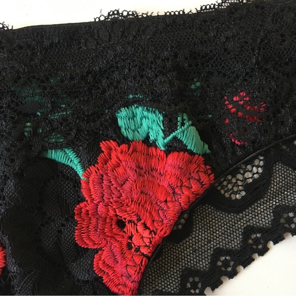 Lingerie set floral embroidered - Picture 11 of 13